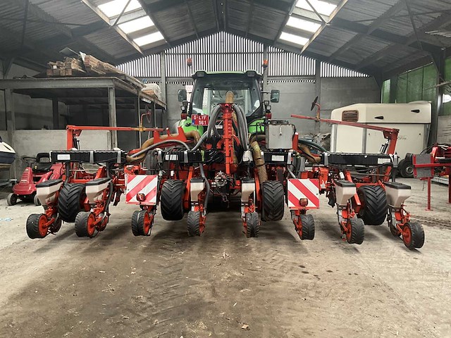 Pneumatische zaaimachine kuhn planter 2 compleet met kuhn venta - afbeelding 1 van  35