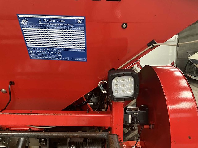 Pneumatische zaaimachine kuhn planter 2 compleet met kuhn venta - afbeelding 17 van  35