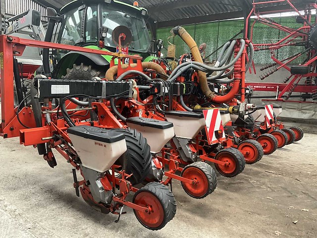 Pneumatische zaaimachine kuhn planter 2 compleet met kuhn venta - afbeelding 11 van  35