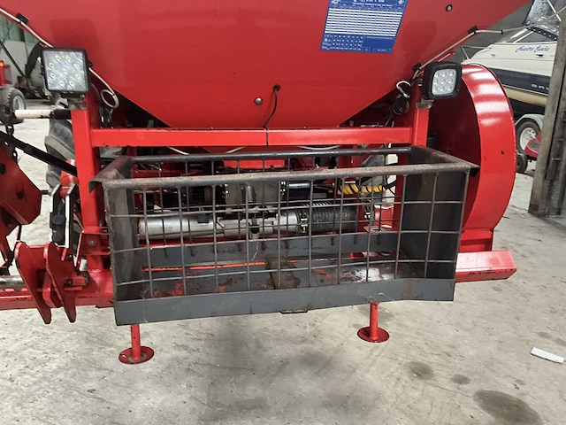 Pneumatische zaaimachine kuhn planter 2 compleet met kuhn venta - afbeelding 22 van  35