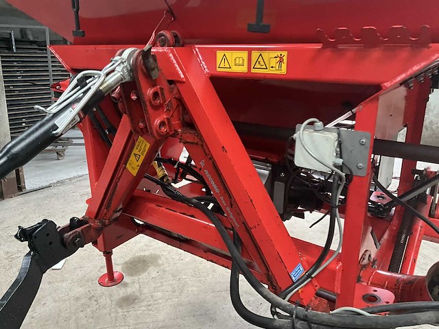 Pneumatische zaaimachine kuhn planter 2 compleet met kuhn venta - afbeelding 23 van  35