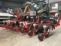 Pneumatische zaaimachine kuhn planter 2 compleet met kuhn venta - afbeelding 29 van  35