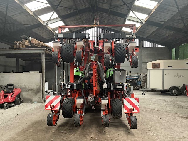 Pneumatische zaaimachine kuhn planter 2 compleet met kuhn venta - afbeelding 33 van  35