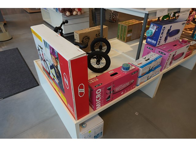 Podium – open aan beide zijden | wit - afbeelding 1 van  1