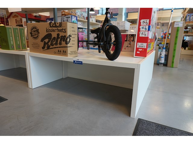 Podium – open aan beide zijden | wit - afbeelding 1 van  1