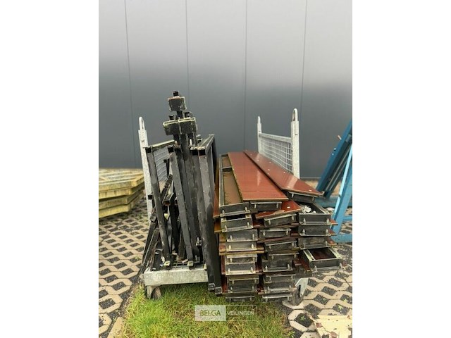 Podium - afbeelding 1 van  2