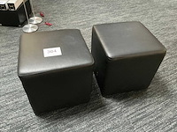 Poef (+/-10) - afbeelding 1 van  6