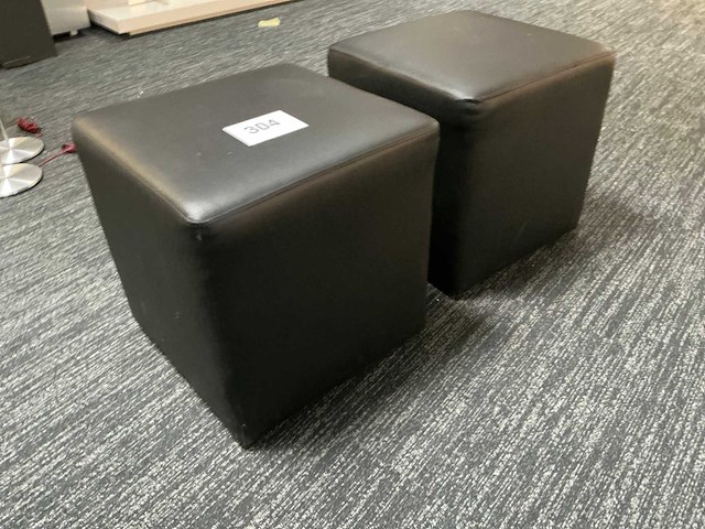 Poef (+/-10) - afbeelding 2 van  6