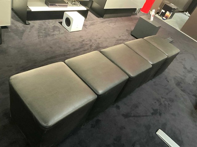 Poef (+/-10) - afbeelding 6 van  6