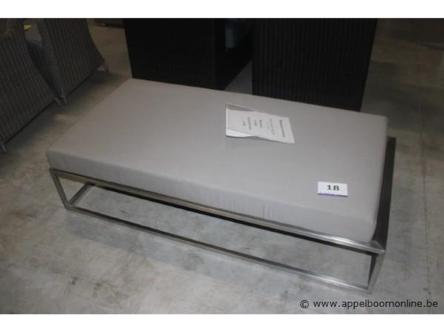 Poef frame 75x150cm (up) | kussen cloud groot kleur- d - dove - afbeelding 1 van  1