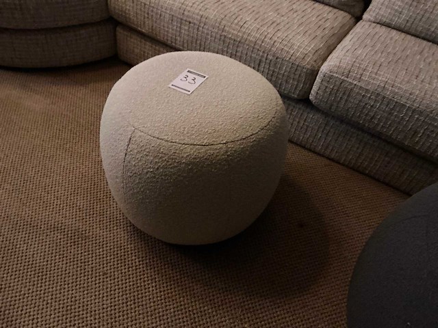 Poef - afbeelding 1 van  3