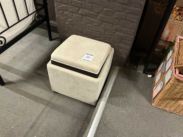 Poef - afbeelding 1 van  3