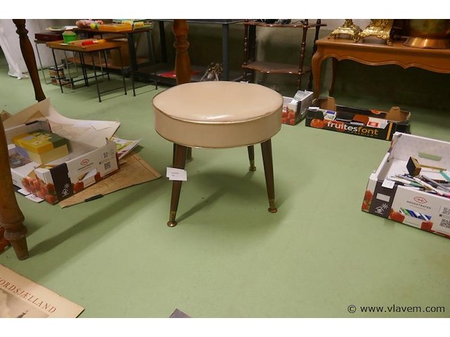 Poef - afbeelding 2 van  2