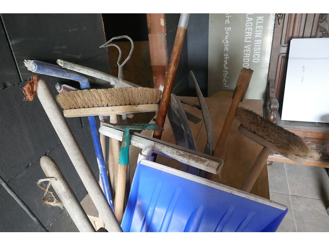Poets en tuinmateriaal - afbeelding 3 van  4