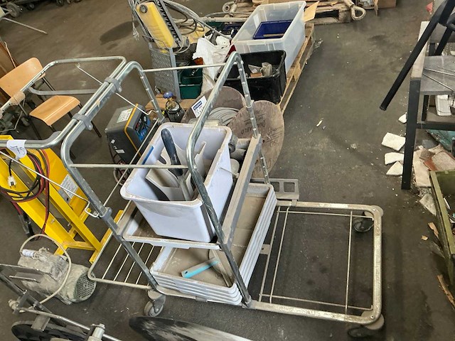 Poetswagen - afbeelding 2 van  5