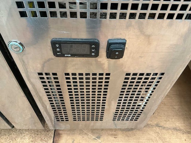 Polar g598-e 4 deuren koelwerkbank - afbeelding 3 van  6