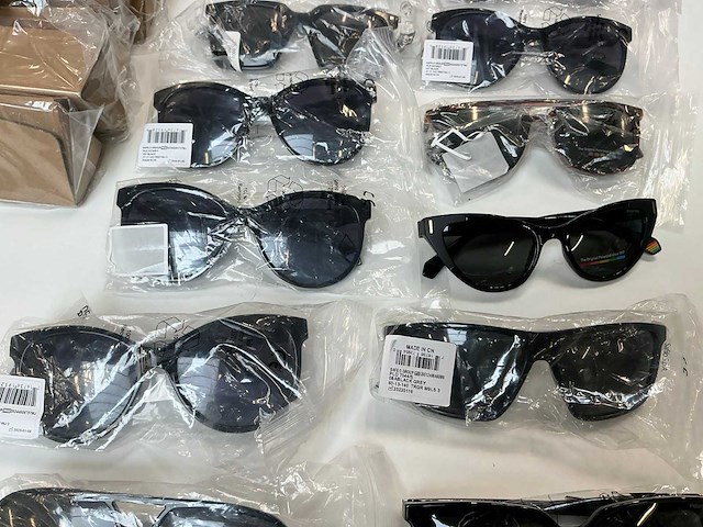 Polaroid zonnebril (16x) - afbeelding 4 van  10