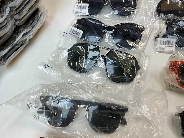 Polaroid zonnebril (17x) - afbeelding 9 van  12