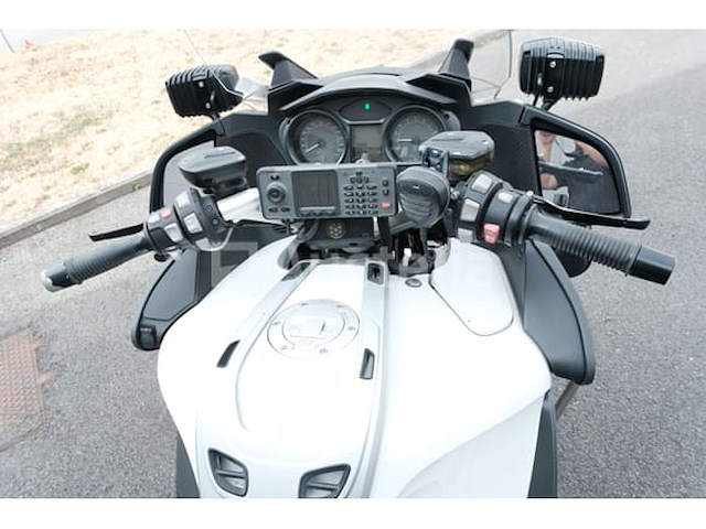 Politiemotorfiets bmw r1200rt (2010-89,483 km-vin:wb1043001azw32232) - afbeelding 9 van  41
