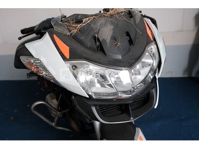 Politiemotorfiets crashte bmw r1200rt (2010-71.120 km-vin:wb1043003azw32233) - afbeelding 16 van  27