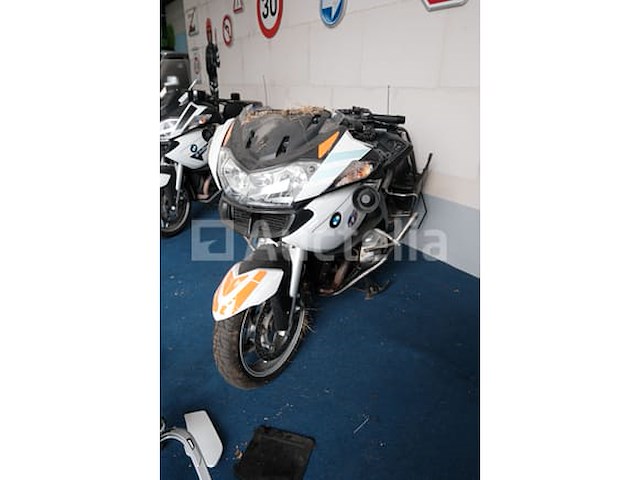 Politiemotorfiets crashte bmw r1200rt (2010-71.120 km-vin:wb1043003azw32233) - afbeelding 27 van  27