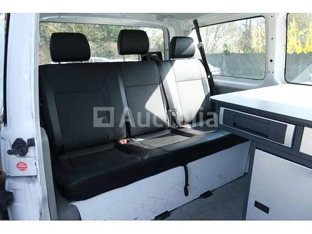 Politievoertuig volkswagen kombi (2019-228,099 km) - afbeelding 8 van  58