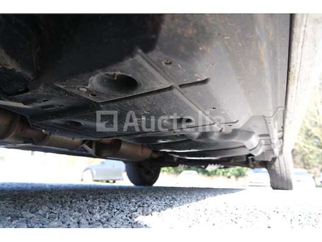 Politievoertuig volkswagen kombi (2019-228,099 km) - afbeelding 9 van  58