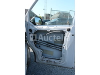 Politievoertuig volkswagen kombi (2019-228,099 km) - afbeelding 16 van  58