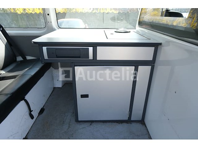 Politievoertuig volkswagen kombi (2019-228,099 km) - afbeelding 21 van  58