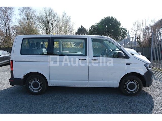 Politievoertuig volkswagen kombi (2019-228,099 km) - afbeelding 12 van  58