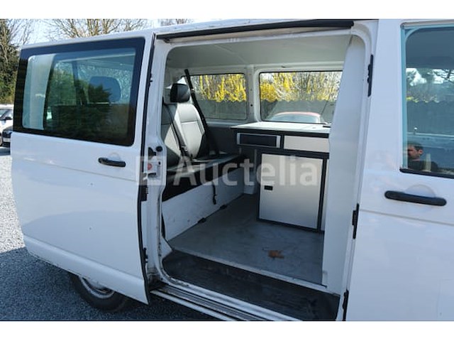 Politievoertuig volkswagen kombi (2019-228,099 km) - afbeelding 32 van  58