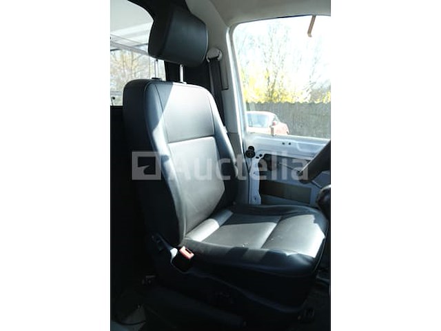 Politievoertuig volkswagen kombi (2019-228,099 km) - afbeelding 23 van  58