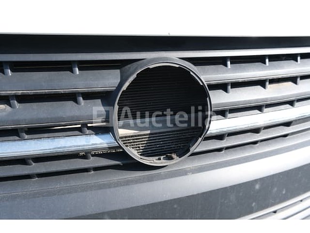 Politievoertuig volkswagen kombi (2019-228,099 km) - afbeelding 38 van  58