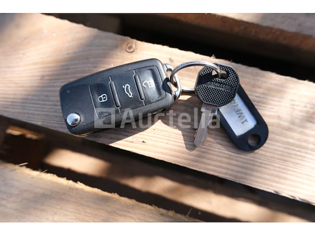 Politievoertuig volkswagen kombi (2019-228,099 km) - afbeelding 40 van  58