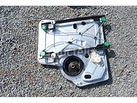 Politievoertuig volkswagen kombi (2019-228,099 km) - afbeelding 53 van  58