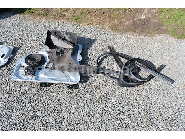 Politievoertuig volkswagen kombi (2019-228,099 km) - afbeelding 54 van  58