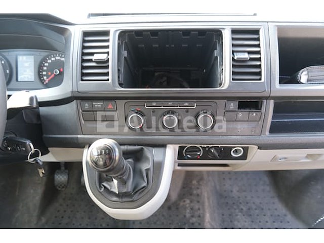 Politievoertuig volkswagen kombi (2019-228,099 km) - afbeelding 55 van  58