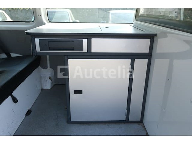 Politievoertuig volkswagen kombi (2019-230,267 km) - afbeelding 9 van  55