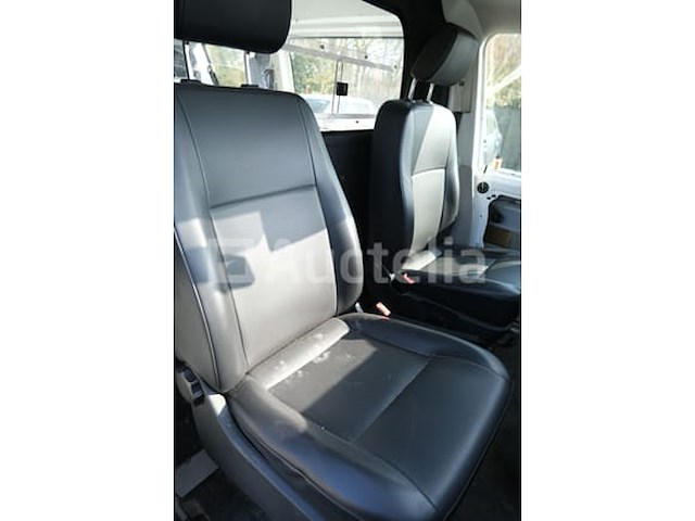 Politievoertuig volkswagen kombi (2019-230,267 km) - afbeelding 25 van  55