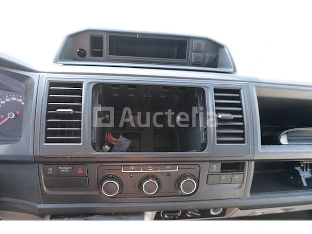 Politievoertuig volkswagen kombi (2019-230,267 km) - afbeelding 26 van  55