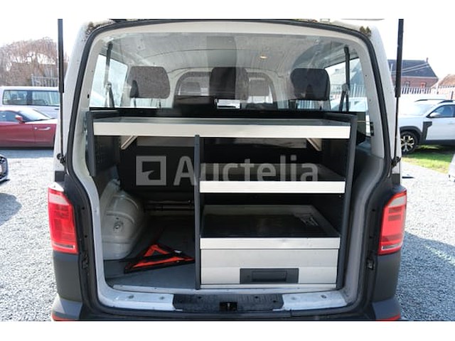 Politievoertuig volkswagen kombi (2019-230,267 km) - afbeelding 29 van  55