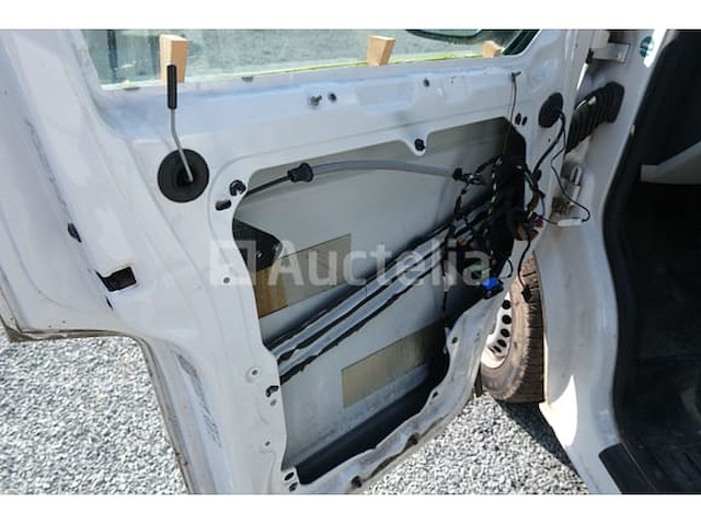 Politievoertuig volkswagen kombi (2019-230,267 km) - afbeelding 50 van  55