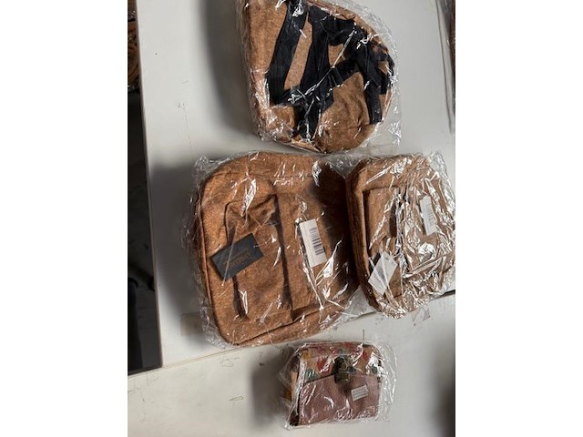 Polshorloges, handtassen, geldbeugels, .. afgewerkt in kurk - afbeelding 2 van  17