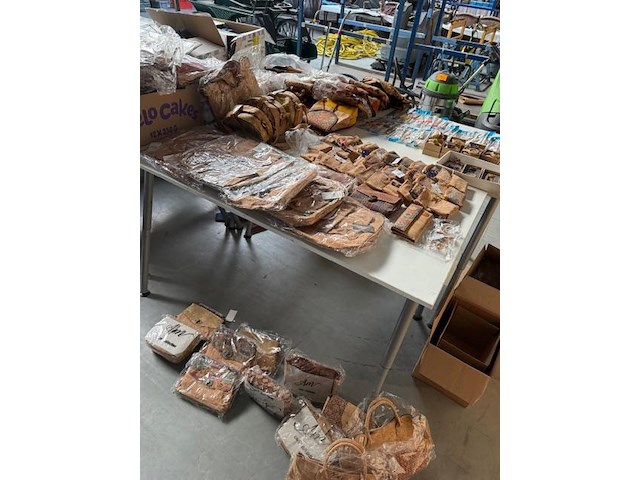 Polshorloges, handtassen, geldbeugels, .. afgewerkt in kurk - afbeelding 11 van  17