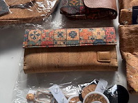 Polshorloges, handtassen, geldbeugels, .. afgewerkt in kurk - afbeelding 16 van  17