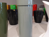 Polyester bloempot dalat met autolak - afbeelding 1 van  4