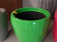 Polyester bloempot dalat met autolak - afbeelding 2 van  5