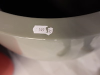 Polyester bloempot dalat met autolak - afbeelding 5 van  6