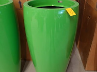 Polyester bloempot dalat met autolak - afbeelding 2 van  5