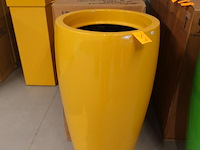 Polyester bloempot dalat met autolak - afbeelding 2 van  6